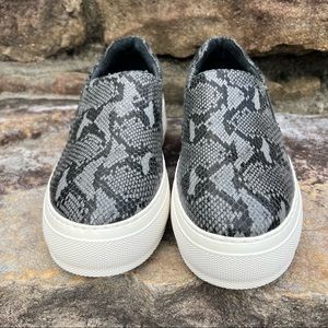 J/Slides | Platform Sneaker | 7M